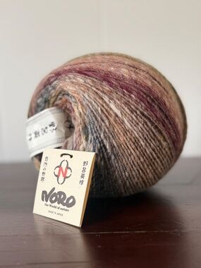 { Rare } Noro Ito - 12 Raindance, Lot I - 437yds/200g Jumbo Ball, 100% Wool Yarn